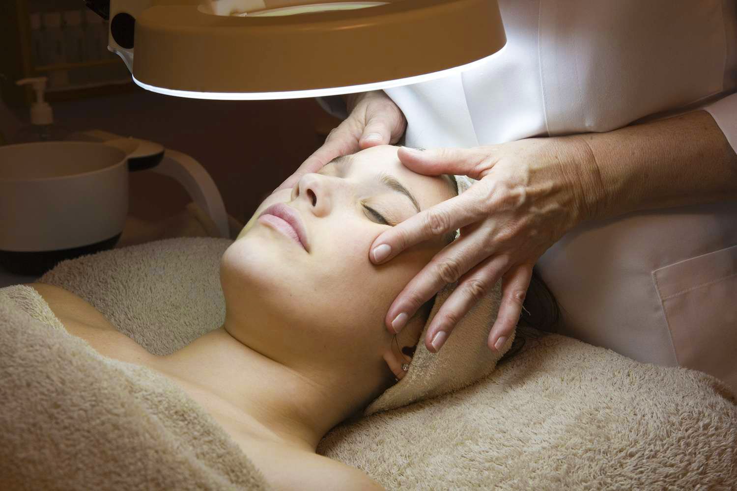 Why Hire a Licensed Master Esthetician?